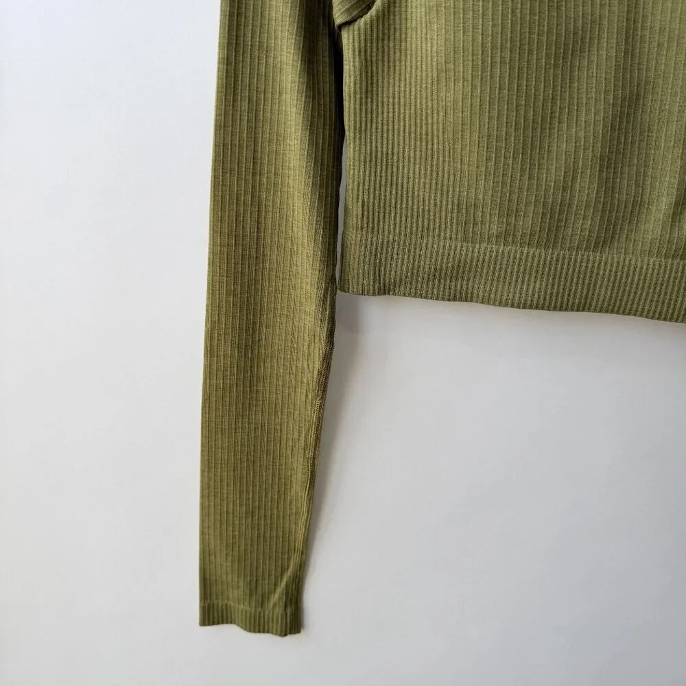 Lululemon Ebb to Street Long Sleeve Crop Top – Green (Size 6) J121